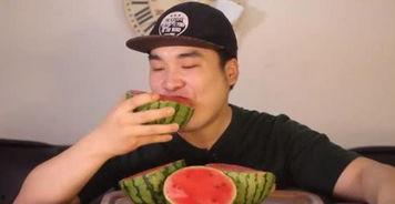 吃瓜挨打的网红是谁啊,揭秘“吃瓜挨打”网红事件