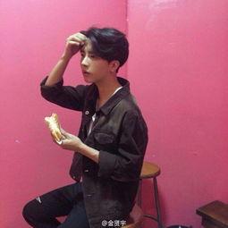 网红吃瓜男帅哥是谁啊图片