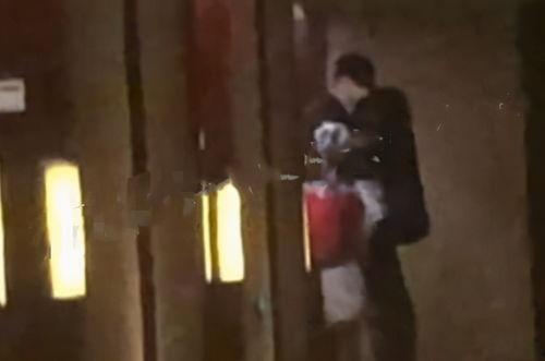 酒店里拍视频的网红吃瓜,揭秘网红吃瓜背后的美食之旅