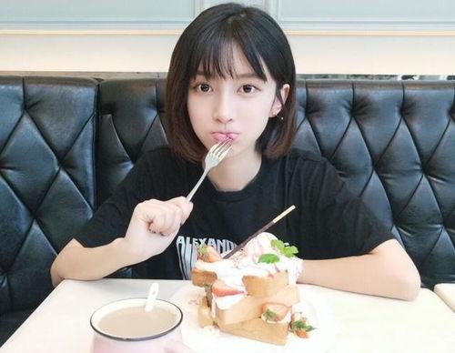 网红吃瓜少女魏芬是谁啊,她是如何成为网络红人的？